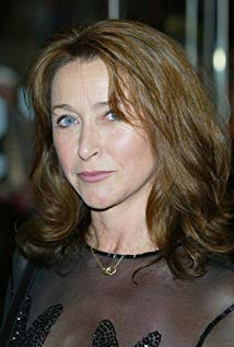 How tall is Cherie Lunghi?